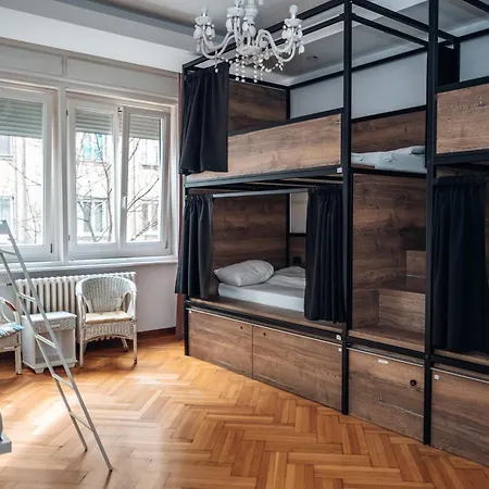 Beogradjanka Hostel *