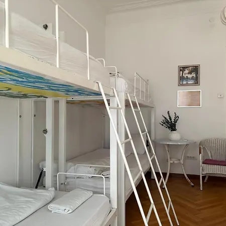 比昂咖人啊扎卡旅馆