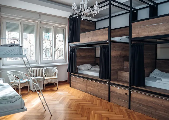 Beogradjanka Hostel *